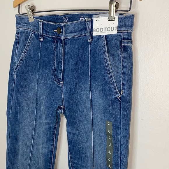 New York & Company Pants - 🍓NWT New York & Company Low Rise Bootcut jeans!